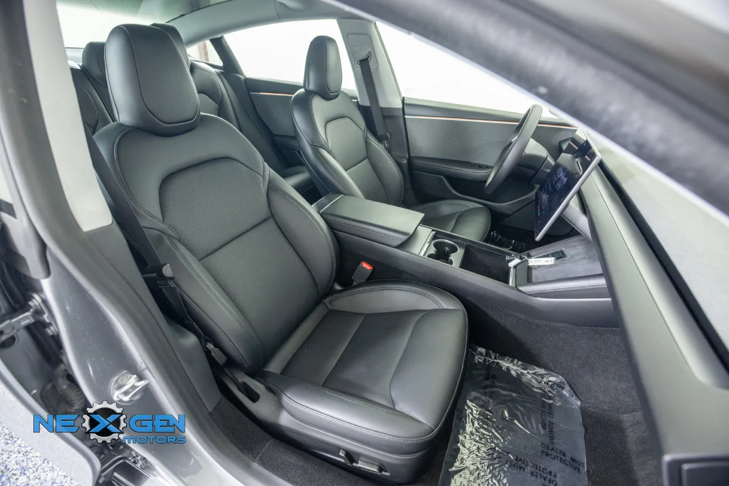 Tesla Model 3 photo 41