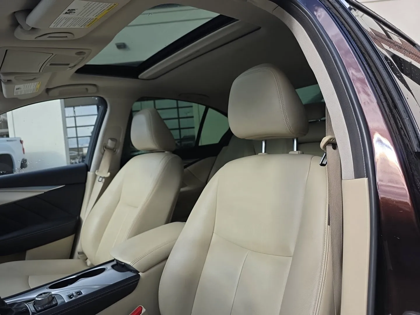 Infiniti Q50 photo 17