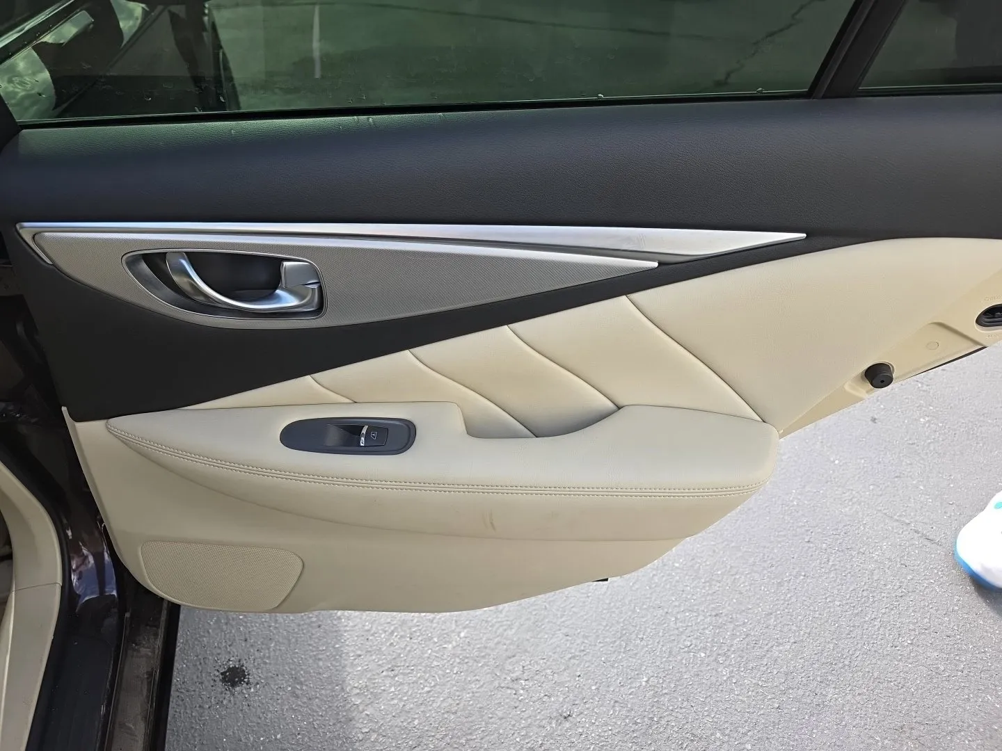 Infiniti Q50 photo 29