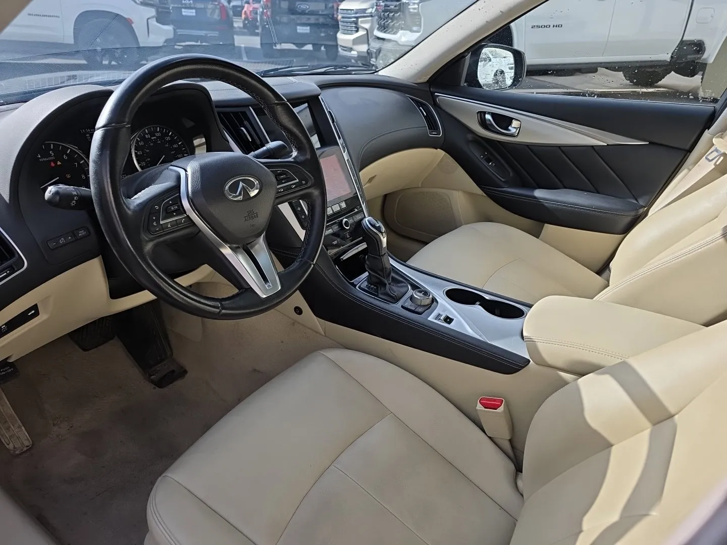 Infiniti Q50 photo 6