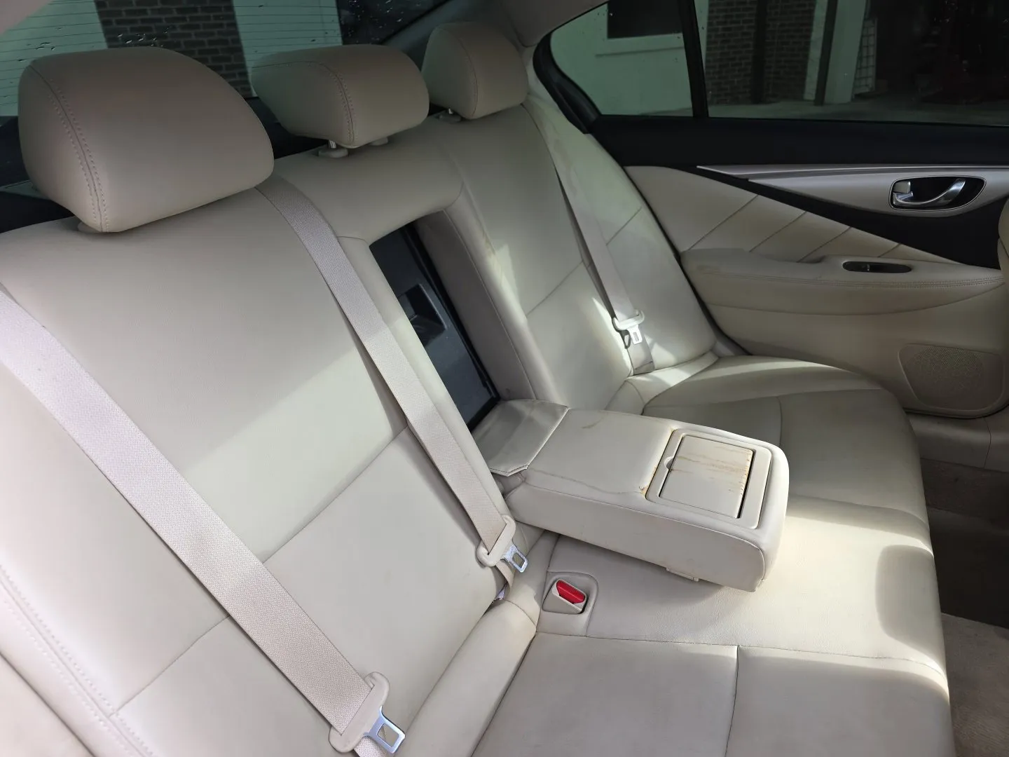 Infiniti Q50 photo 28