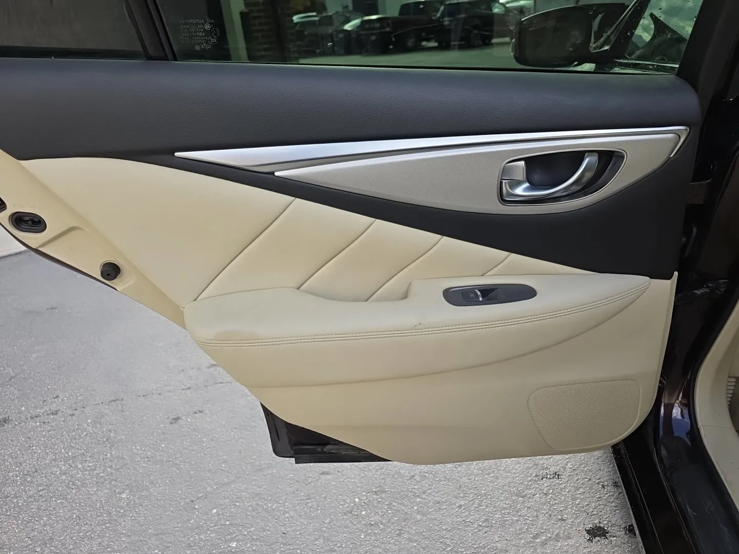 Infiniti Q50 photo 21