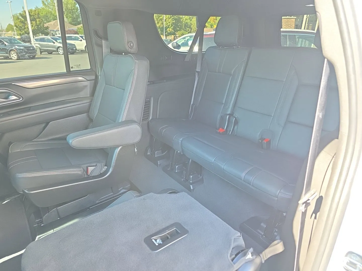 Chevrolet Suburban photo 13