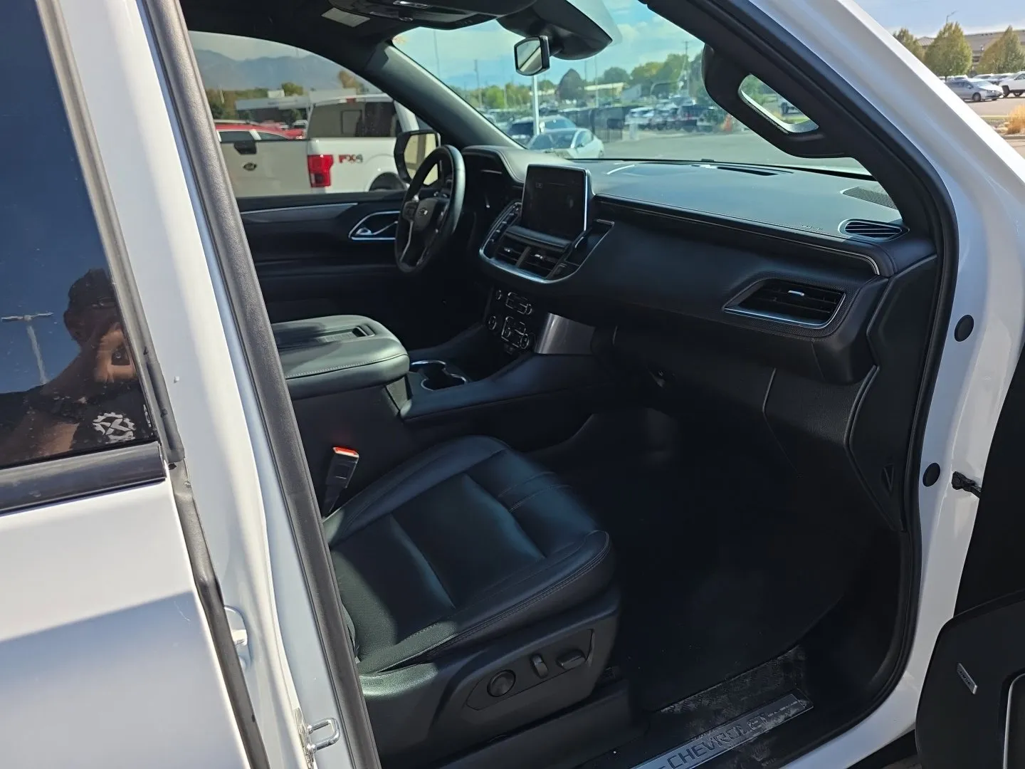 Chevrolet Suburban photo 22