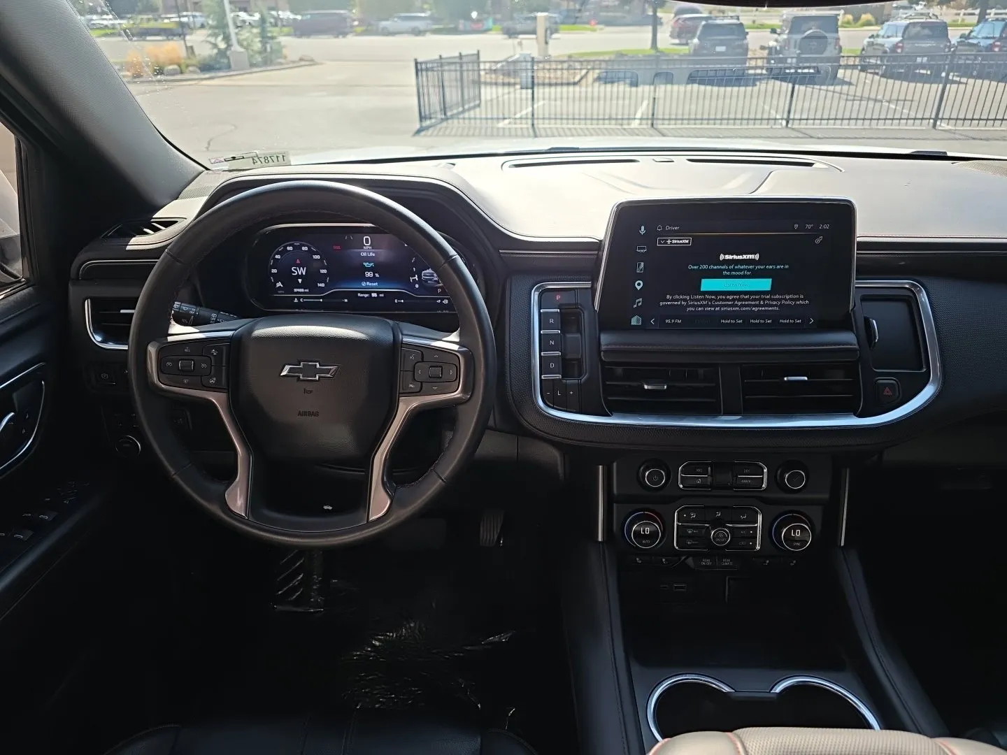Chevrolet Suburban photo 4