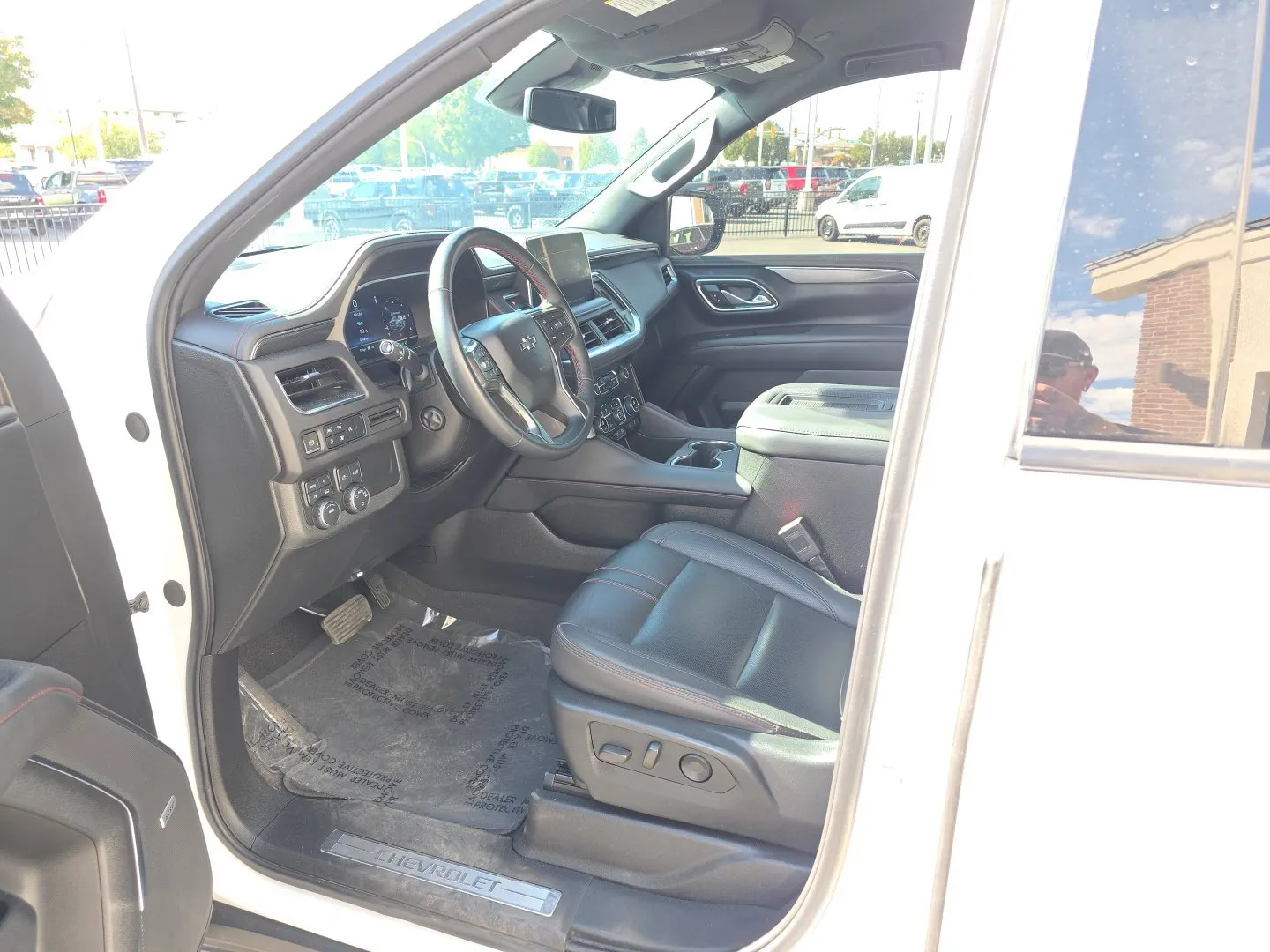 Chevrolet Suburban photo 11