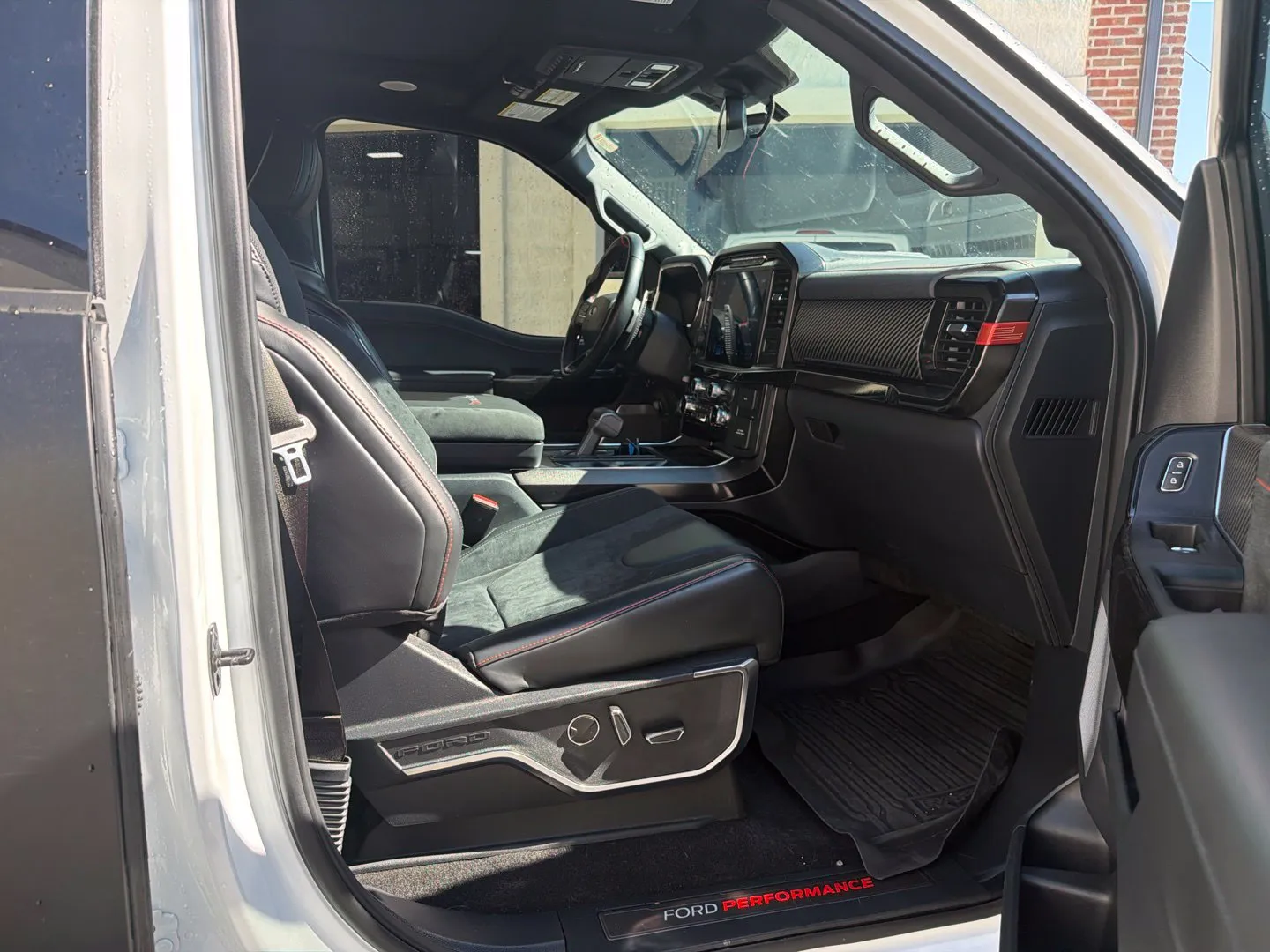 Ford F-150 photo 19