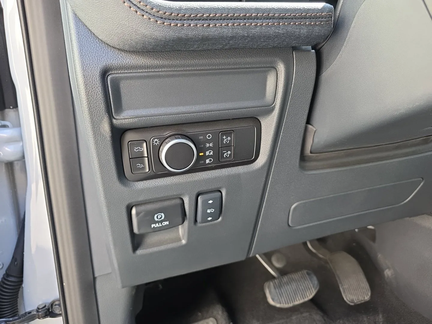 Ford F-150 photo 11