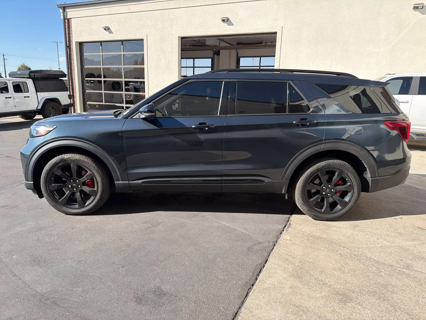 Ford Explorer photo 5