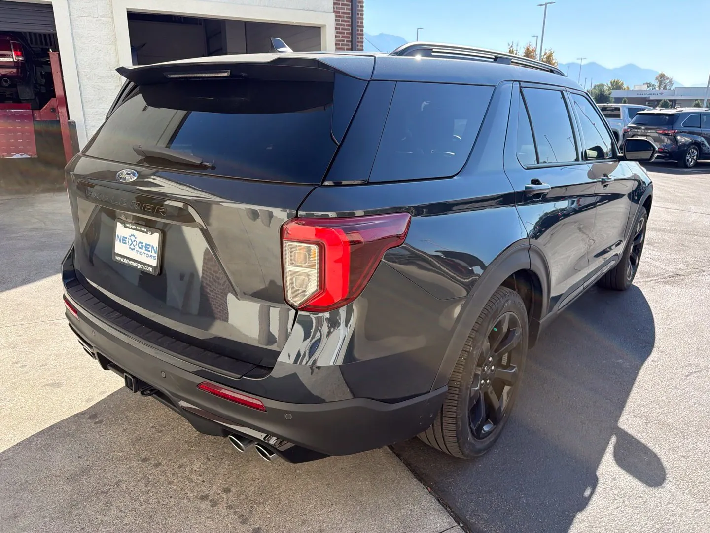 Ford Explorer photo 21