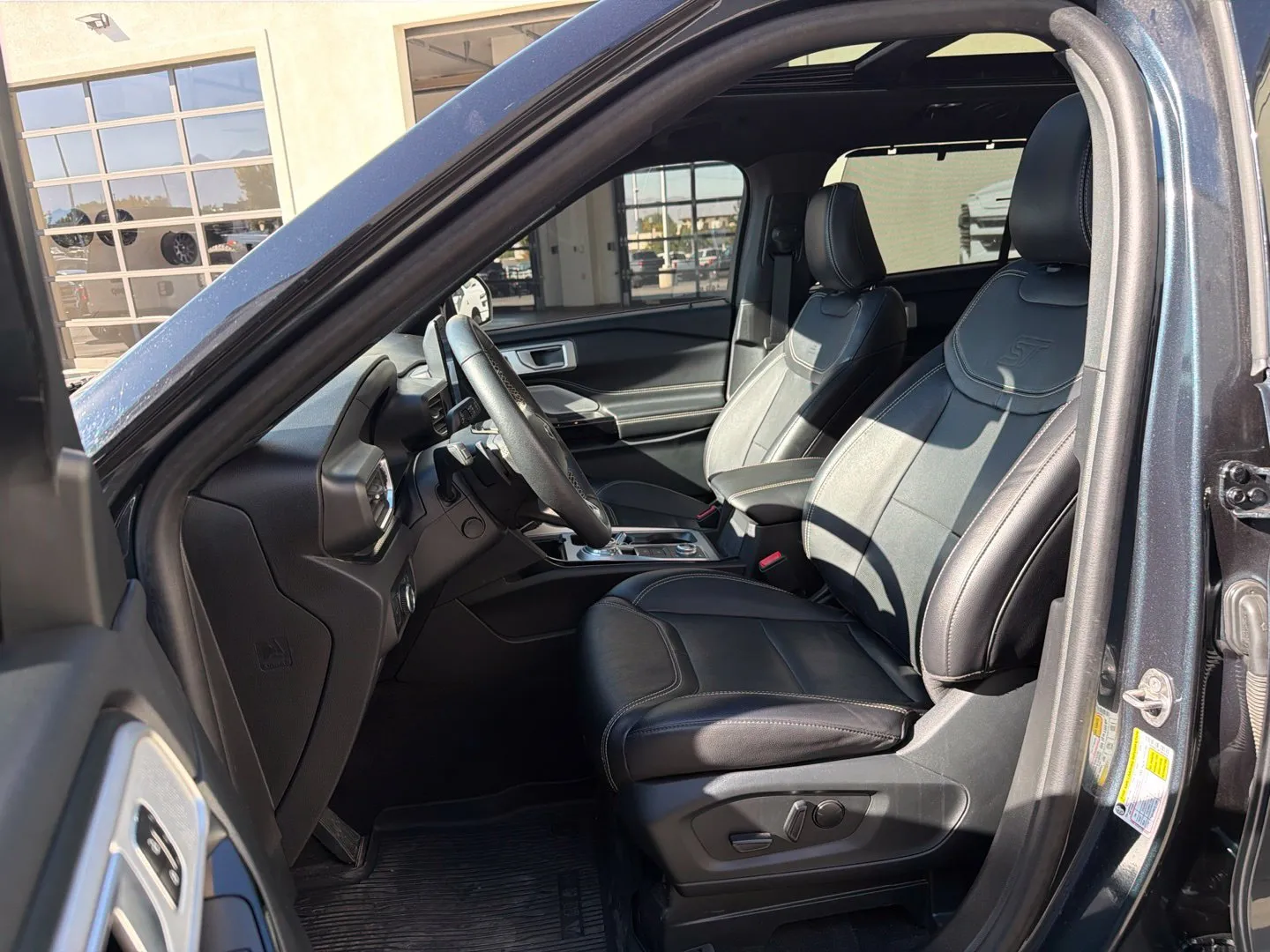 Ford Explorer photo 13