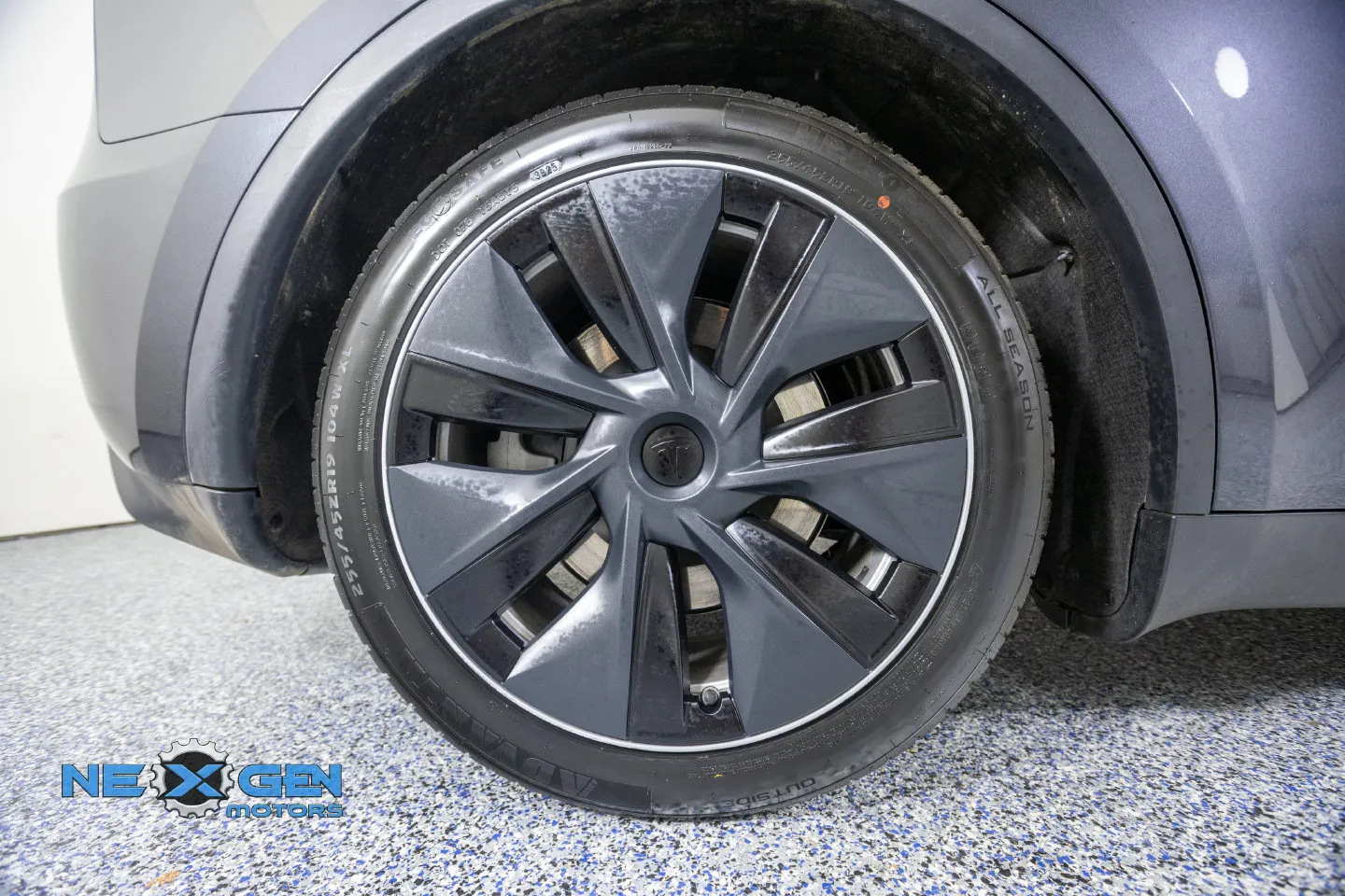 Tesla Model Y photo 45