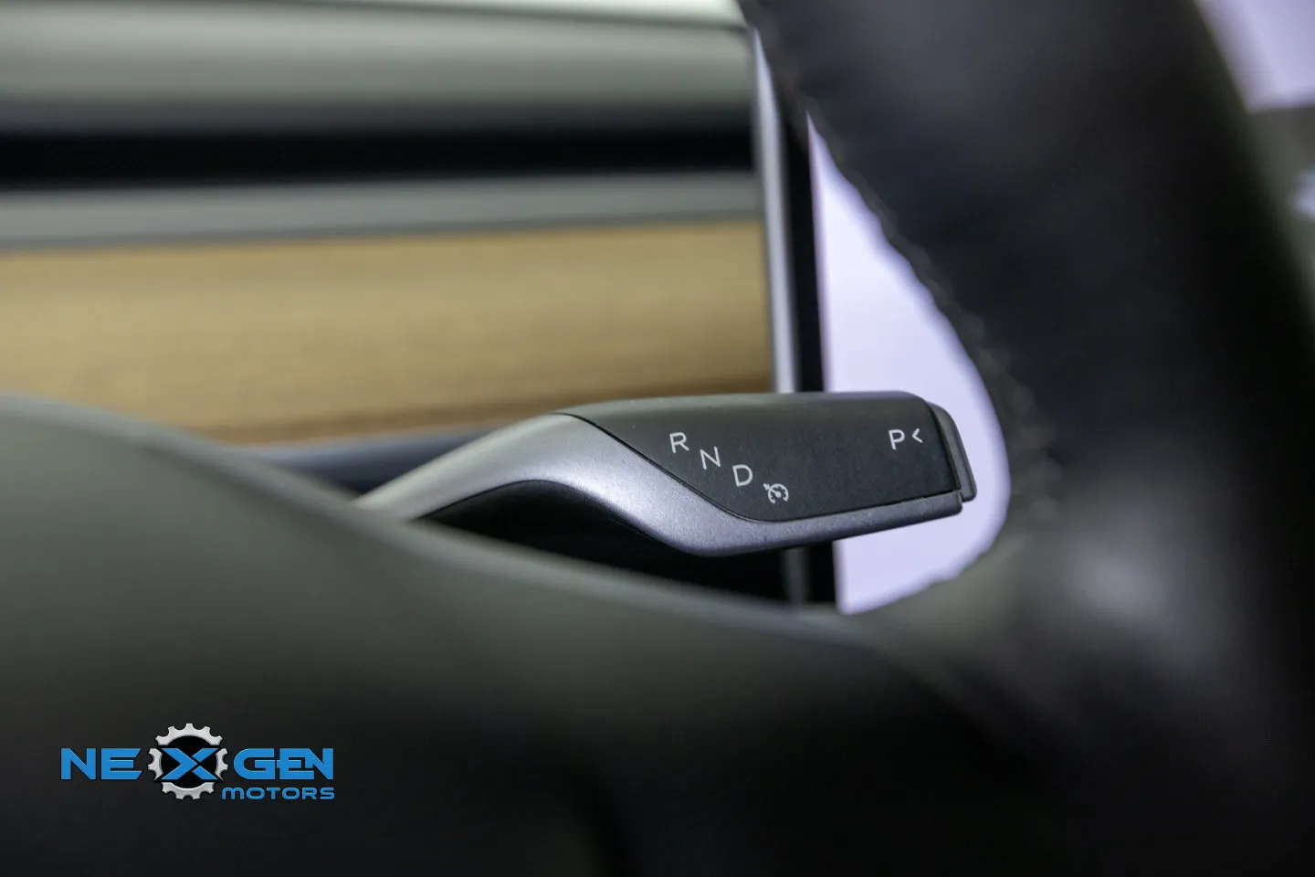 Tesla Model Y photo 16