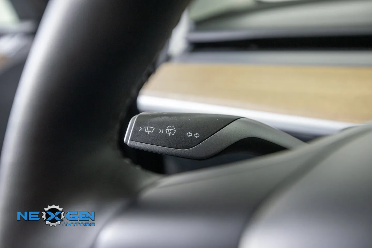Tesla Model Y photo 17