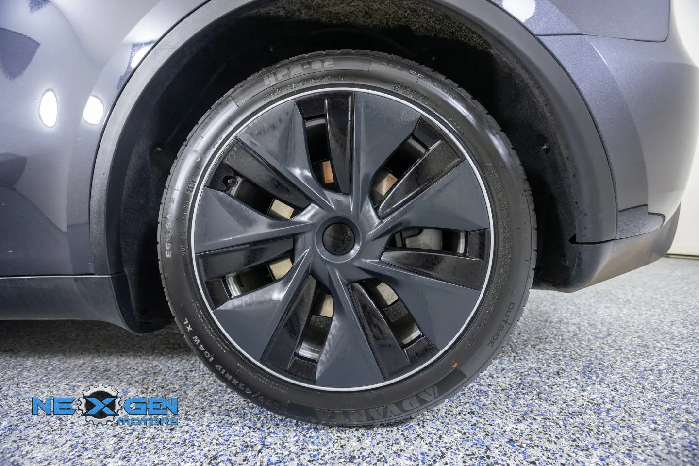Tesla Model Y photo 46