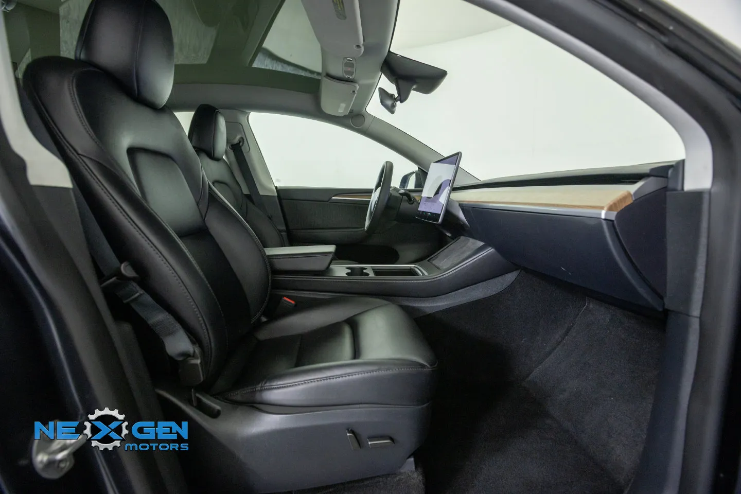 Tesla Model Y photo 41