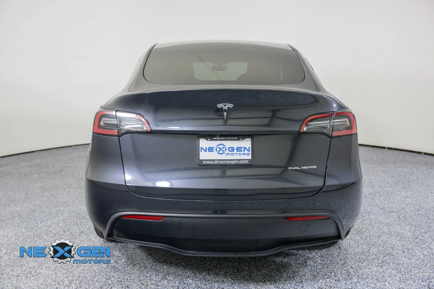 Tesla Model Y photo 7