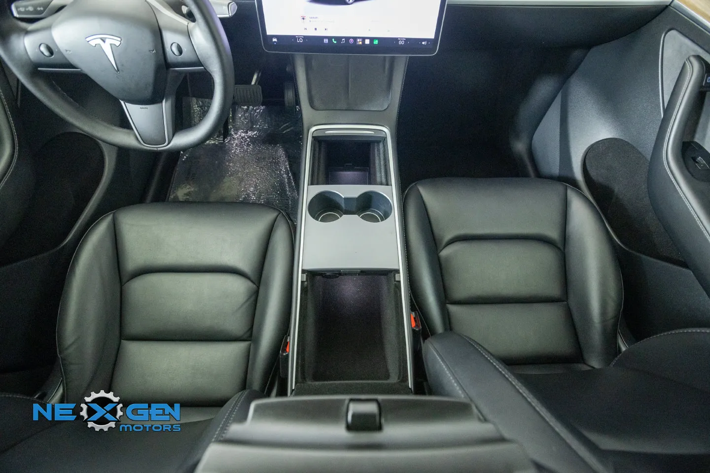 Tesla Model Y photo 31