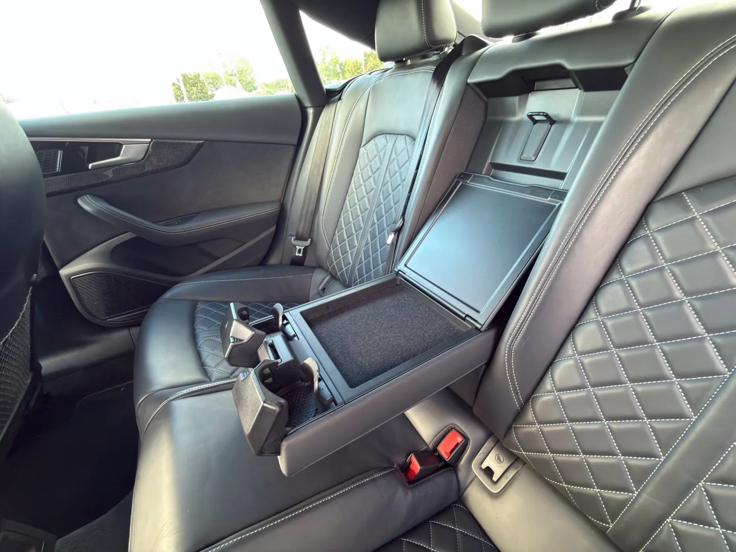 Audi S5 photo 30
