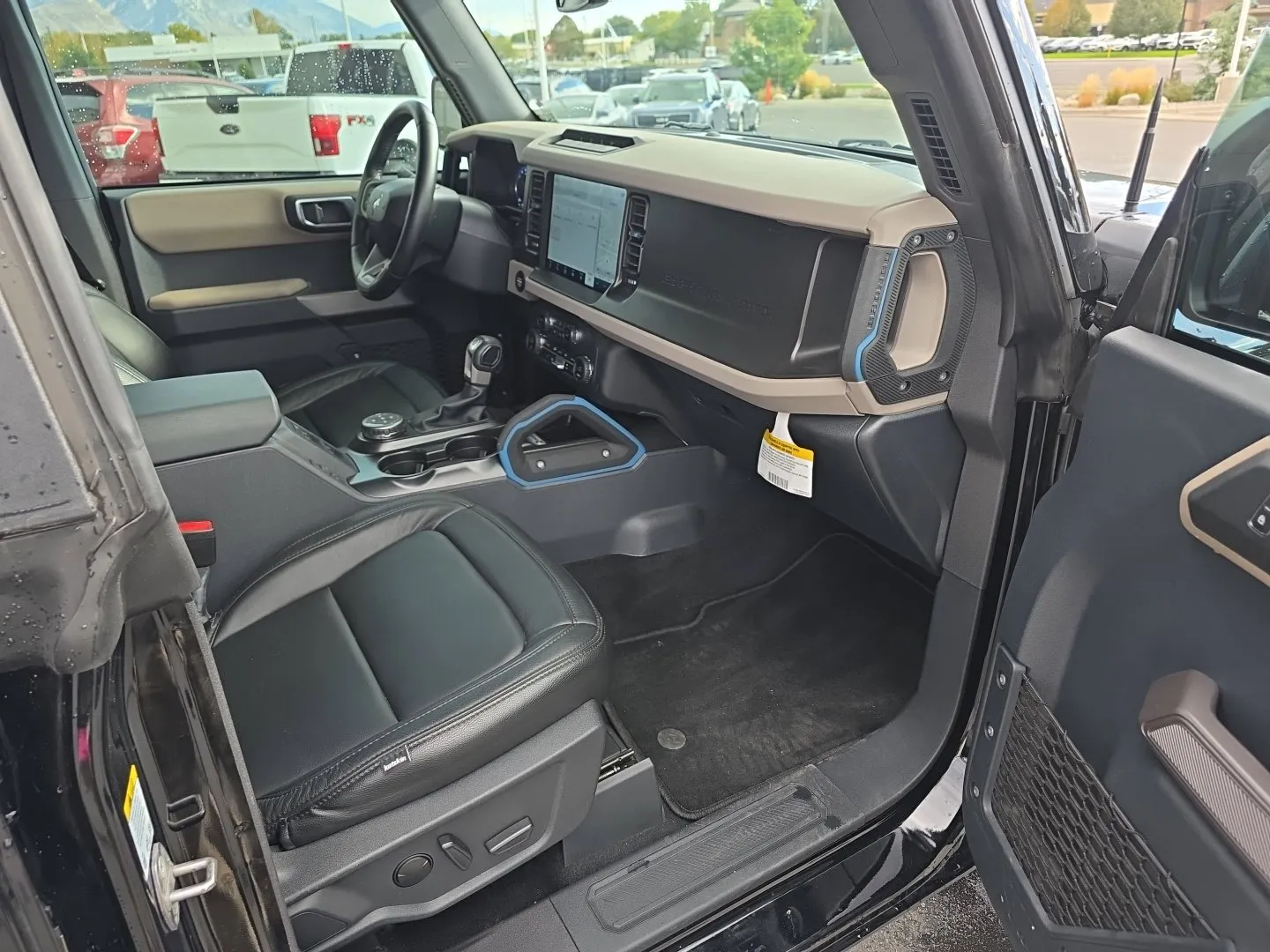 Ford Bronco photo 15