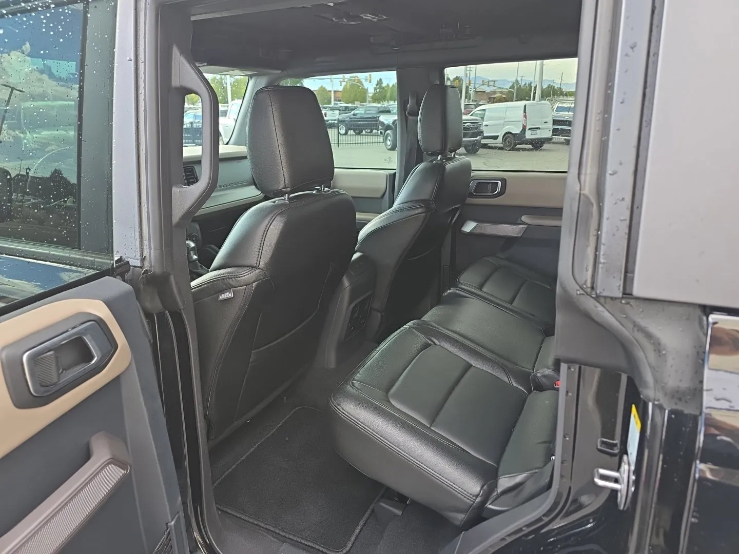 Ford Bronco photo 6