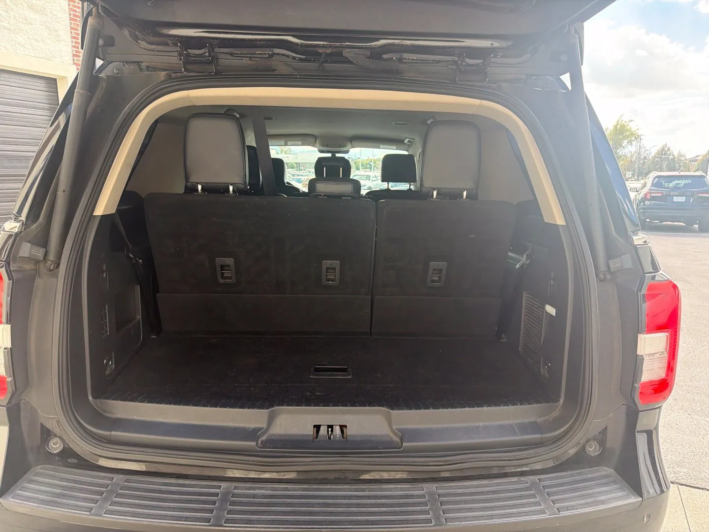 Ford Expedition photo 19