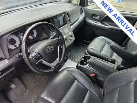 More photos of 2019 Toyota Sienna SE at NeXgen Motors, UT