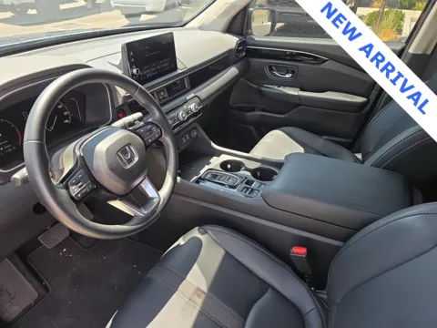 More photos of 2025 Honda Pilot EX-L at NeXgen Motors, UT