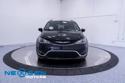 More photos of 2019 Chrysler Pacifica Touring L at NeXgen Motors, UT