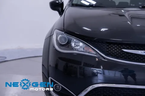 More photos of 2019 Chrysler Pacifica Touring L at NeXgen Motors, UT