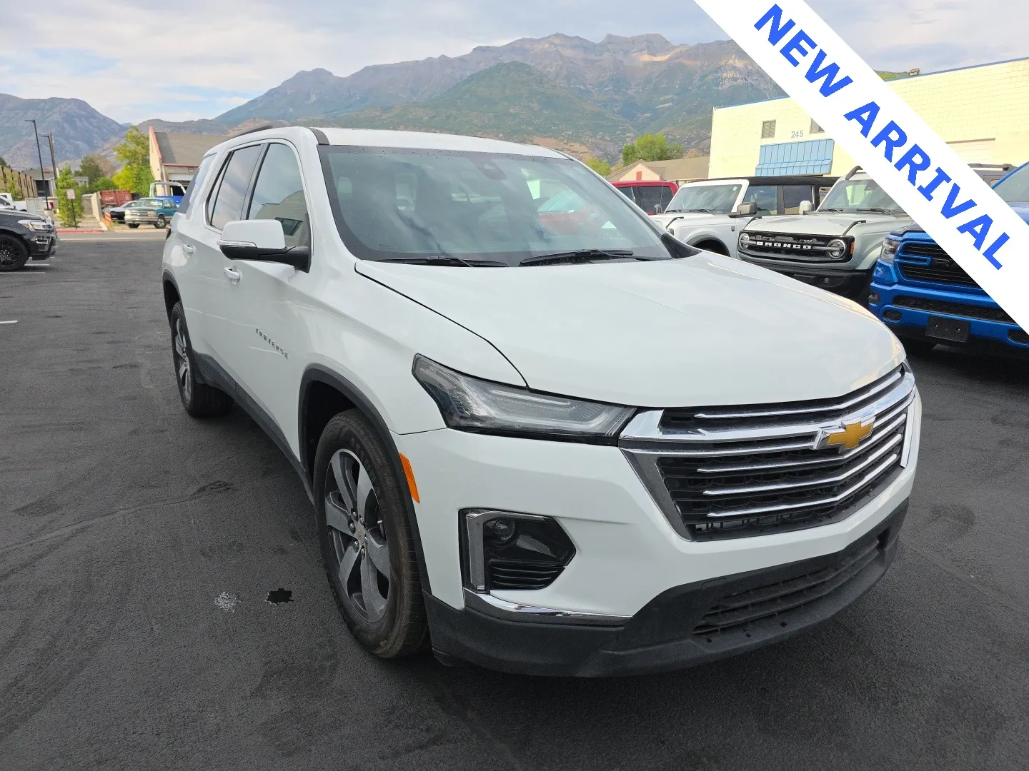 White 2023 Chevrolet Traverse LT Leather for sale in Orem, UT