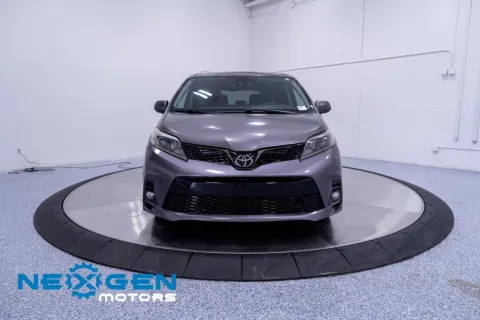 More photos of 2019 Toyota Sienna SE at NeXgen Motors, UT