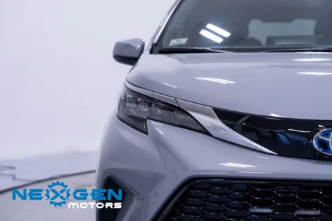 More photos of 2024 Toyota Sienna Woodland Edition at NeXgen Motors, UT