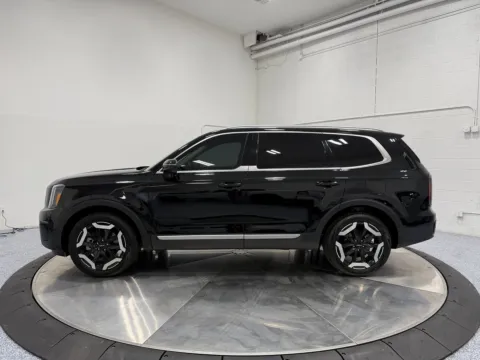 More photos of 2025 Kia Telluride EX at NeXgen Motors, UT