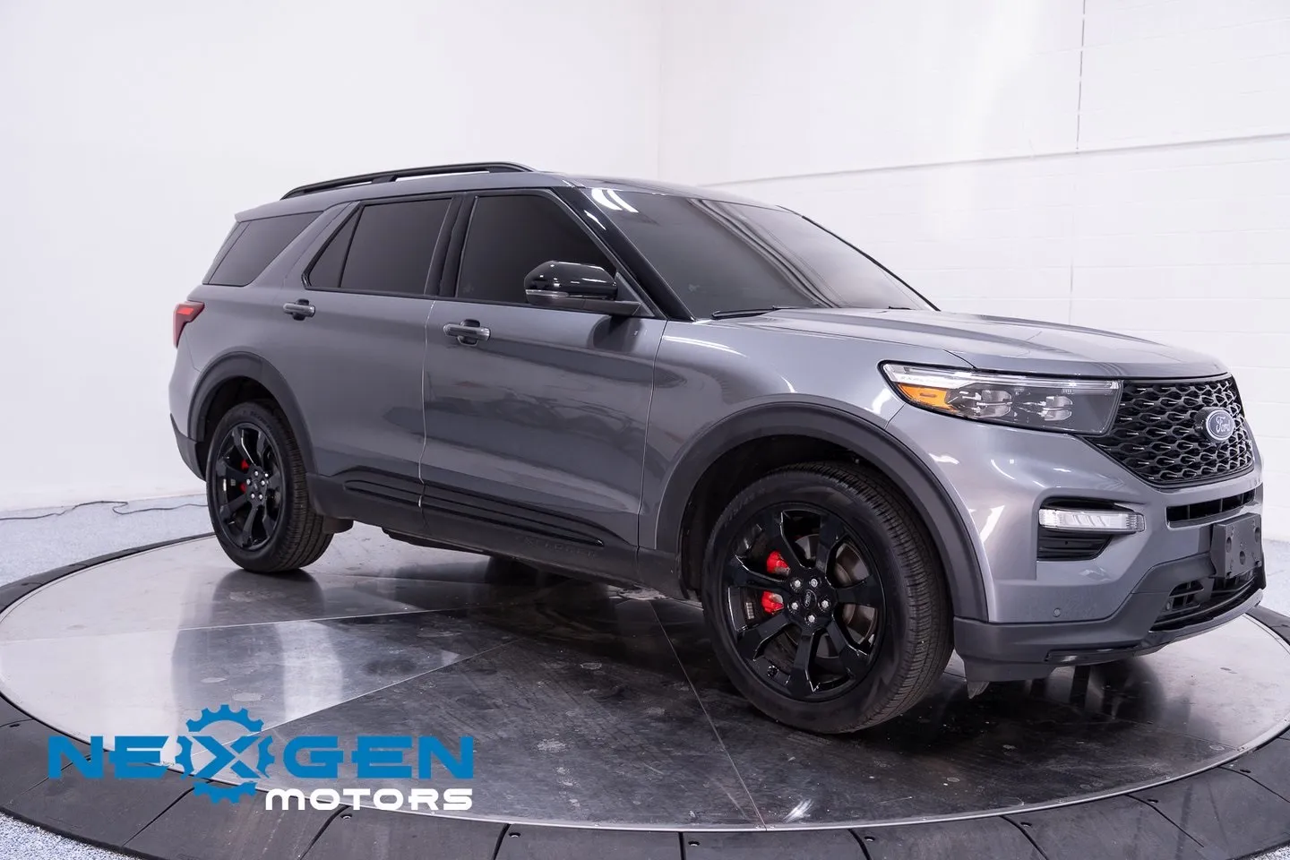 2024 Ford Explorer ST's photo