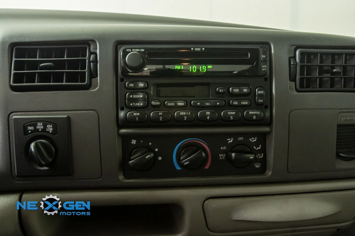 2001 Ford F-350 Super Duty Lariat - Photo 18