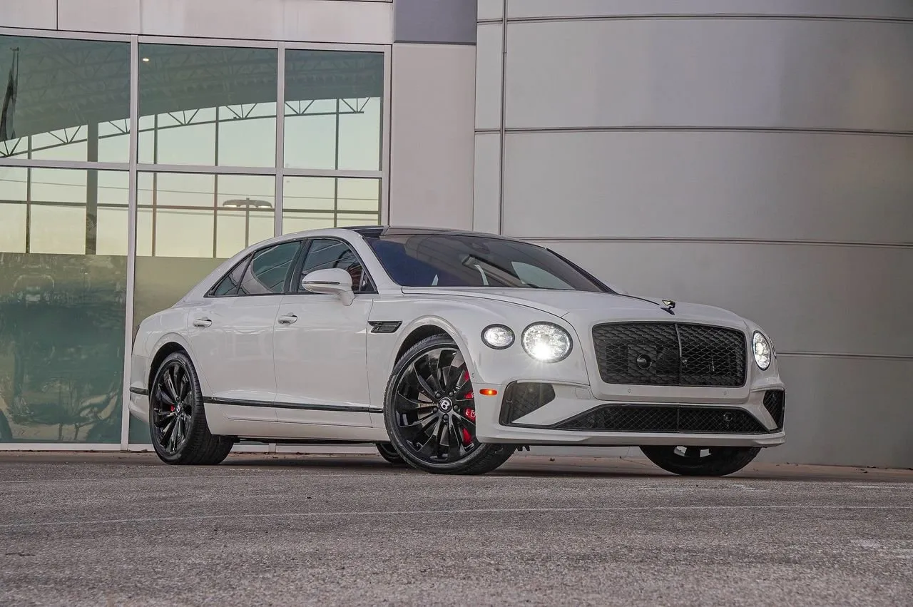 2026 Bentley Flying Spur -'s photo