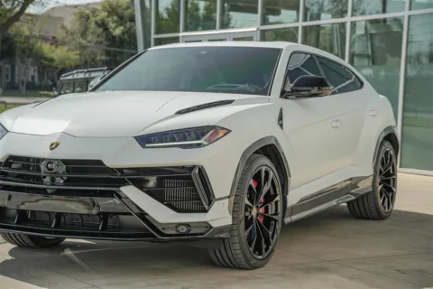 More photos of 2023 Lamborghini Urus S at Lotus of Austin, TX