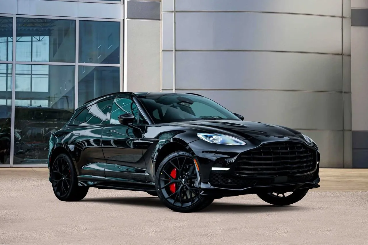 2025 Aston Martin DBX 707