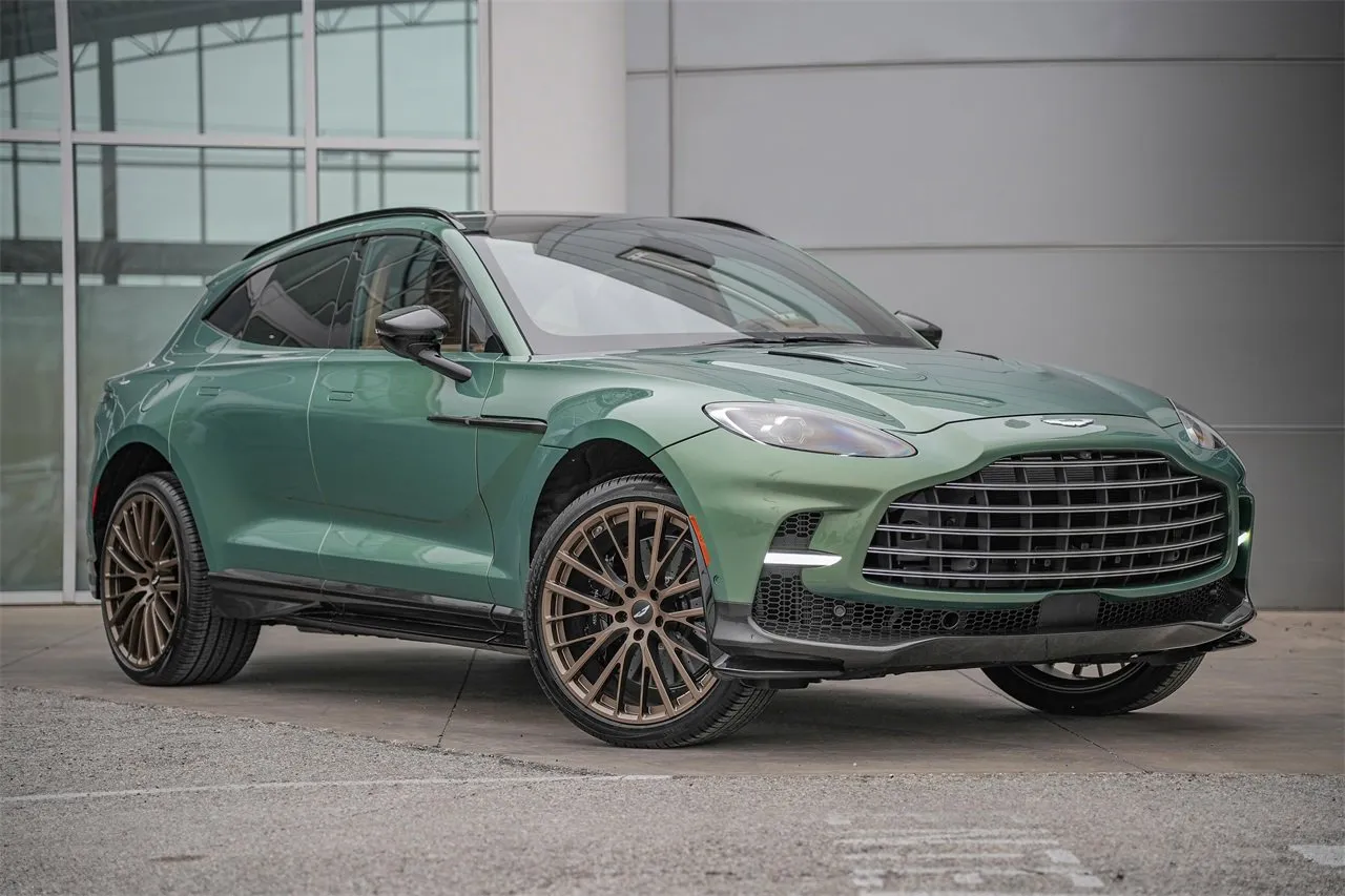2025 Aston Martin DBX 707