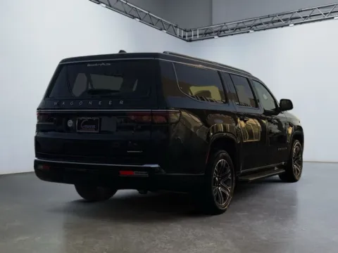 More photos of 2024 Jeep Wagoneer L Series II 4x4 at Grace Auto Group, PA