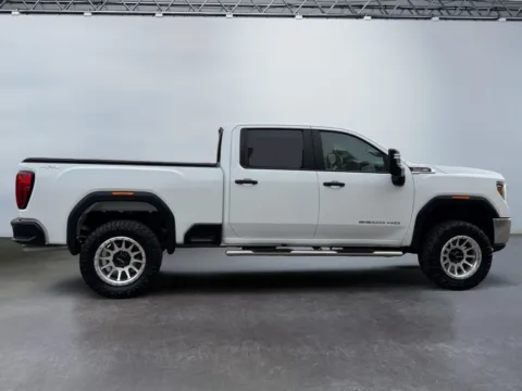 More photos of 2021 GMC Sierra 2500HD 4WD Crew Cab Standard Bed at Grace Auto Group, PA