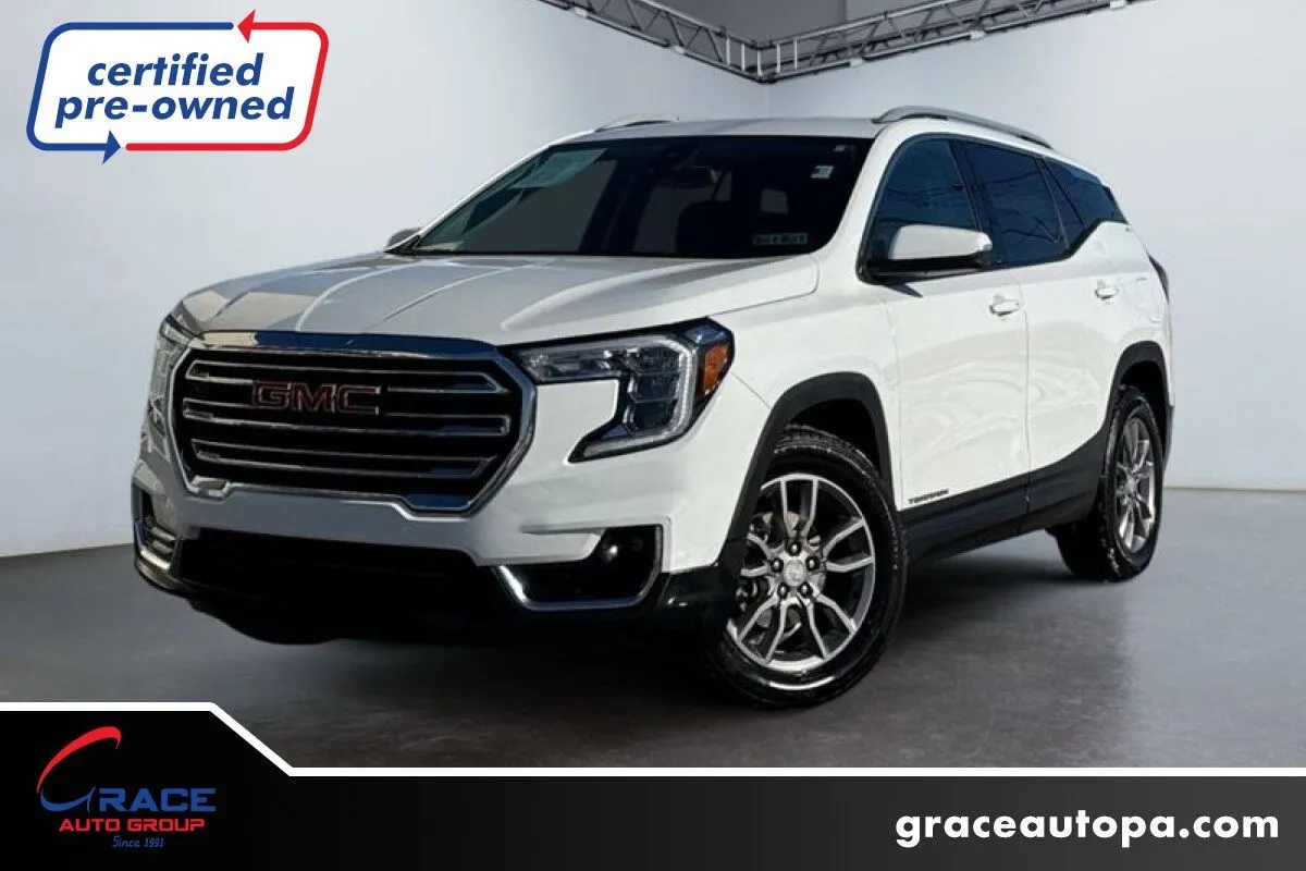 2024 GMC Terrain SLT's photo