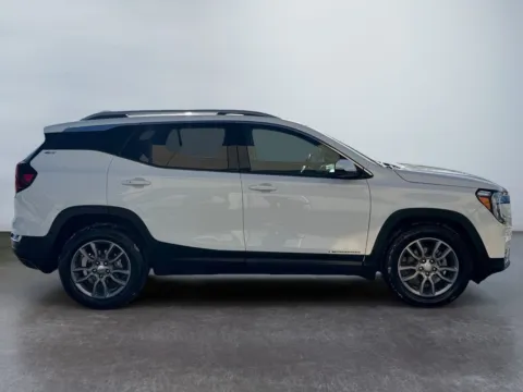 More photos of 2024 GMC Terrain FWD SLT at Grace Auto Group, PA