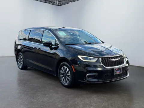 Another view of 2024 Chrysler Pacifica Hybrid Select for sale in Morrisville, PA at Grace Auto Group