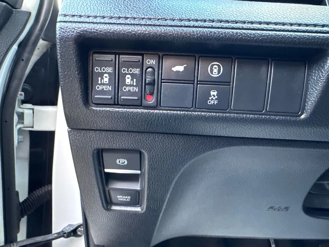 2021 Honda Odyssey EX-L - Photo 13