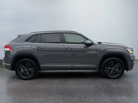More photos of 2021 Volkswagen Atlas Cross Sport 3.6L V6 SE w/Technology R-Line at Grace Auto Group, PA
