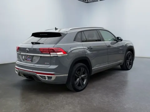 More photos of 2021 Volkswagen Atlas Cross Sport 3.6L V6 SE w/Technology R-Line at Grace Auto Group, PA