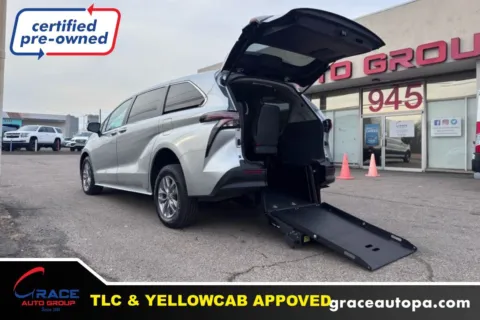 Silver 2024 Toyota Sienna LE for sale in Morrisville, PA