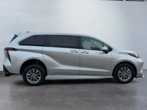 More photos of 2024 Toyota Sienna LE at Grace Auto Group, PA